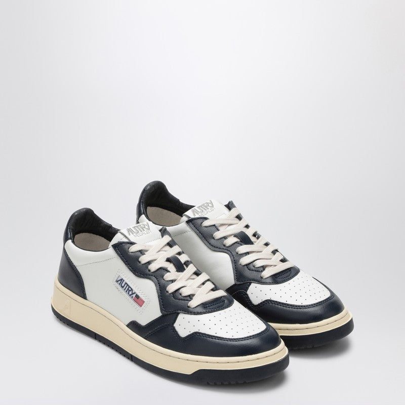 AUTRY White/blue leather Medalist low-top sneakers AULMWB04P_AUTRY-WB04