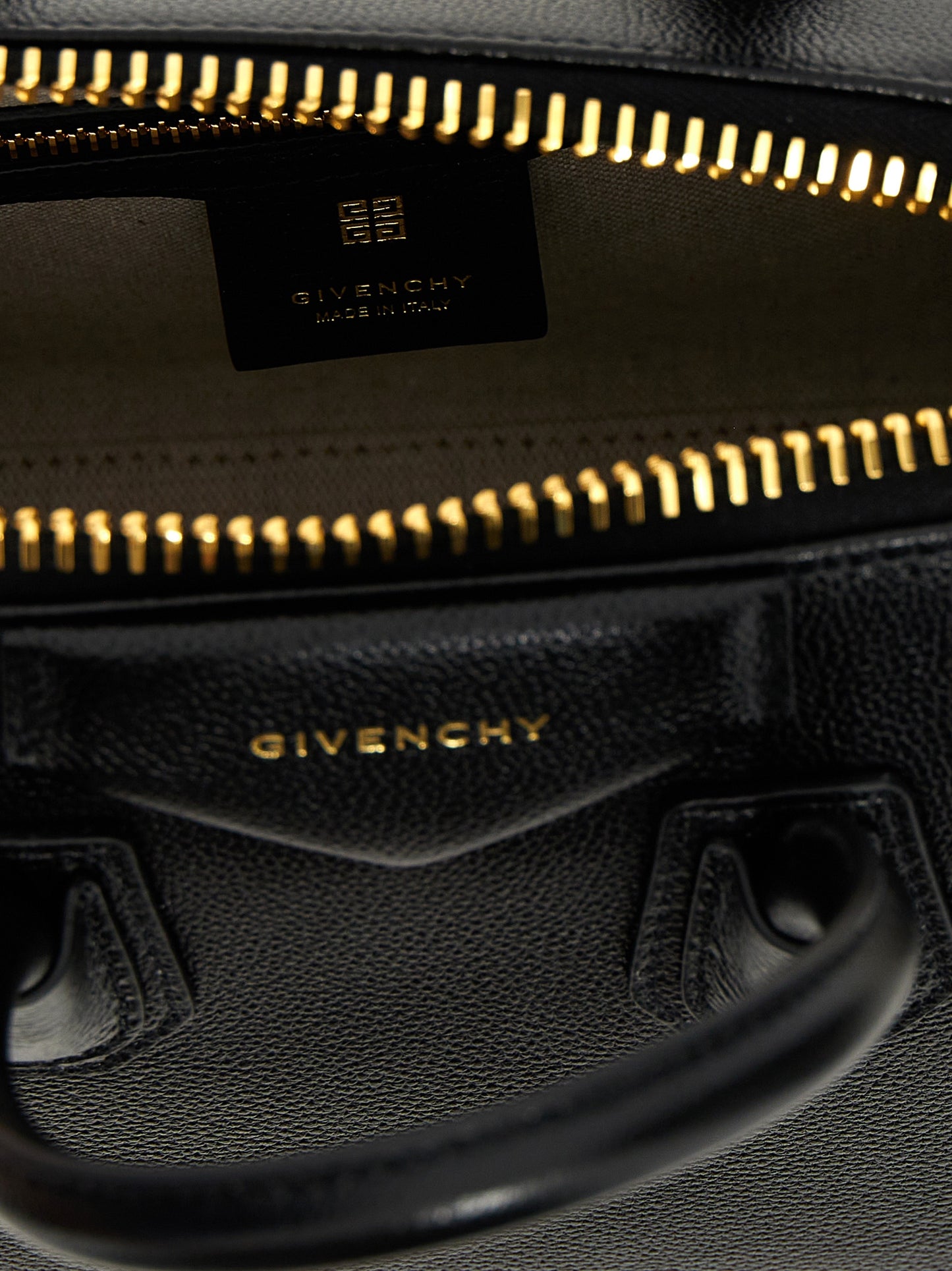 GIVENCHY small 'antigona' handbag BB50TNB20R001