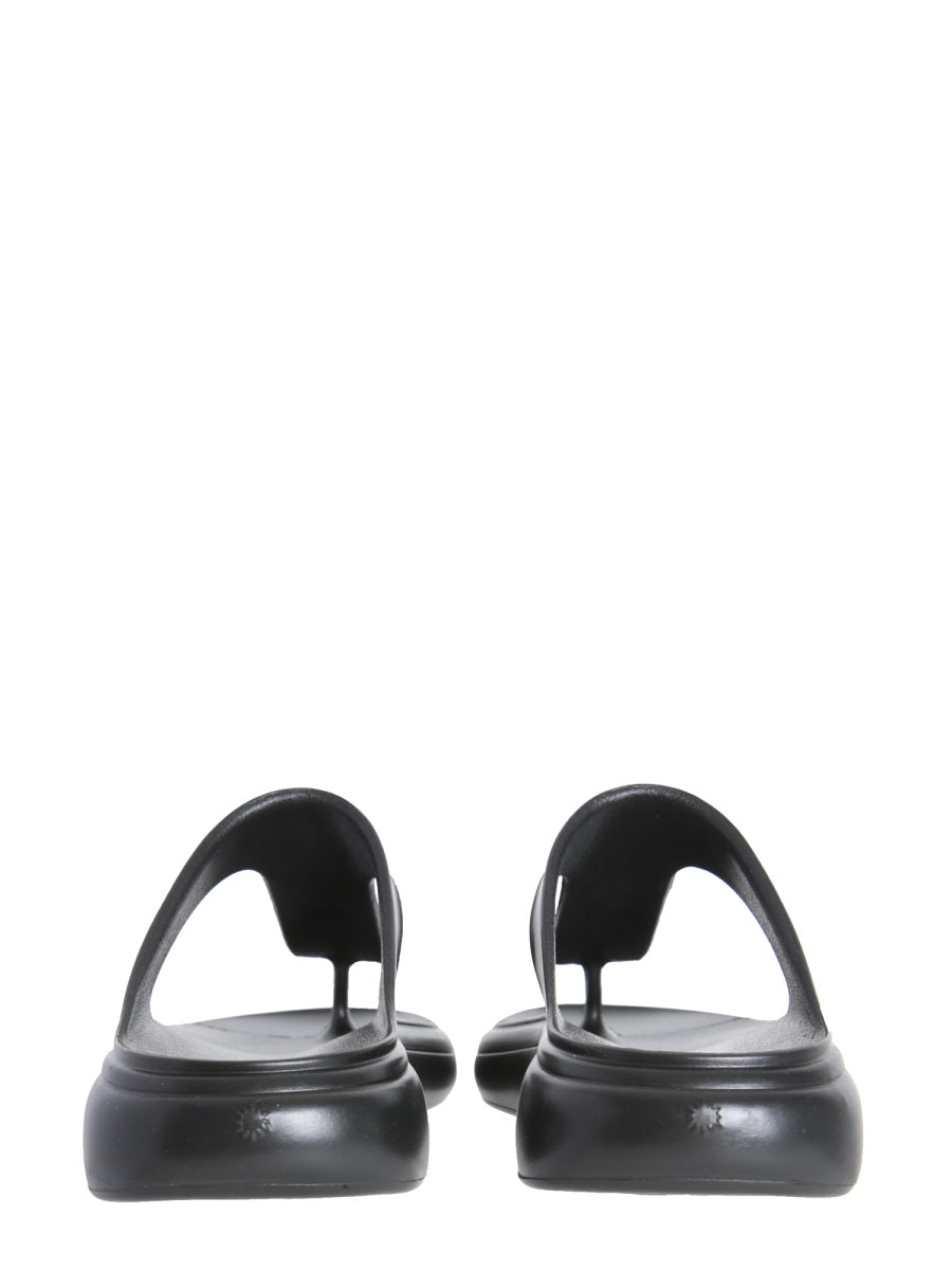 STUART WEITZMAN STUFLEX T-STRAP SLIDE SANDAL SA749BLK