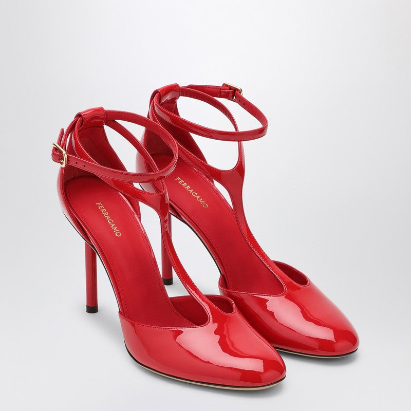 FERRAGAMO Red Pump T-strap in patent leather 07772101CLEP_FERRA-FR