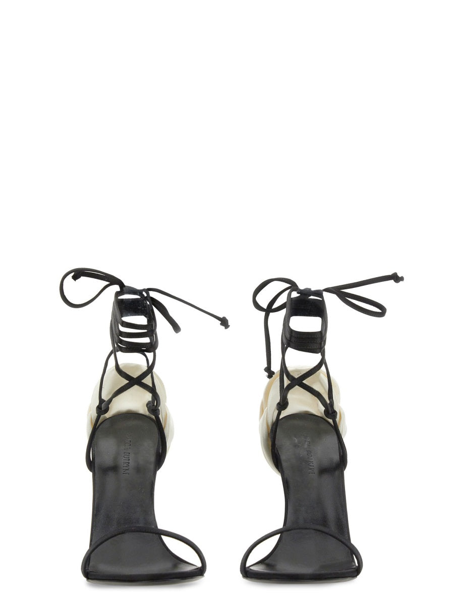 MAGDA BUTRYM SANDAL WITH FLOWER DETAIL 522423BLACK