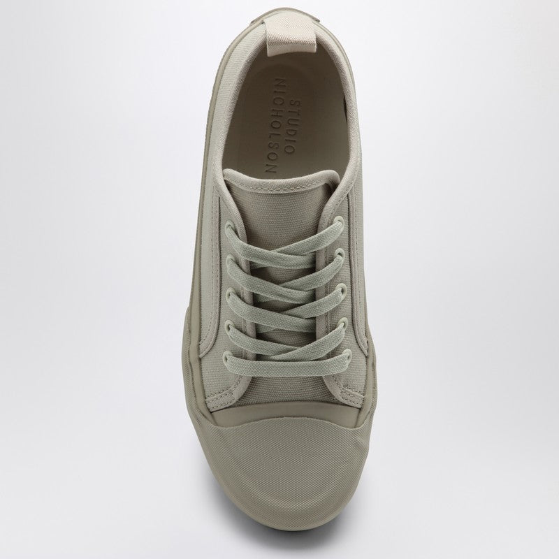 Studio Nicholson Byrd dove-coloured low sneaker BYRD739P_STUNI-DO