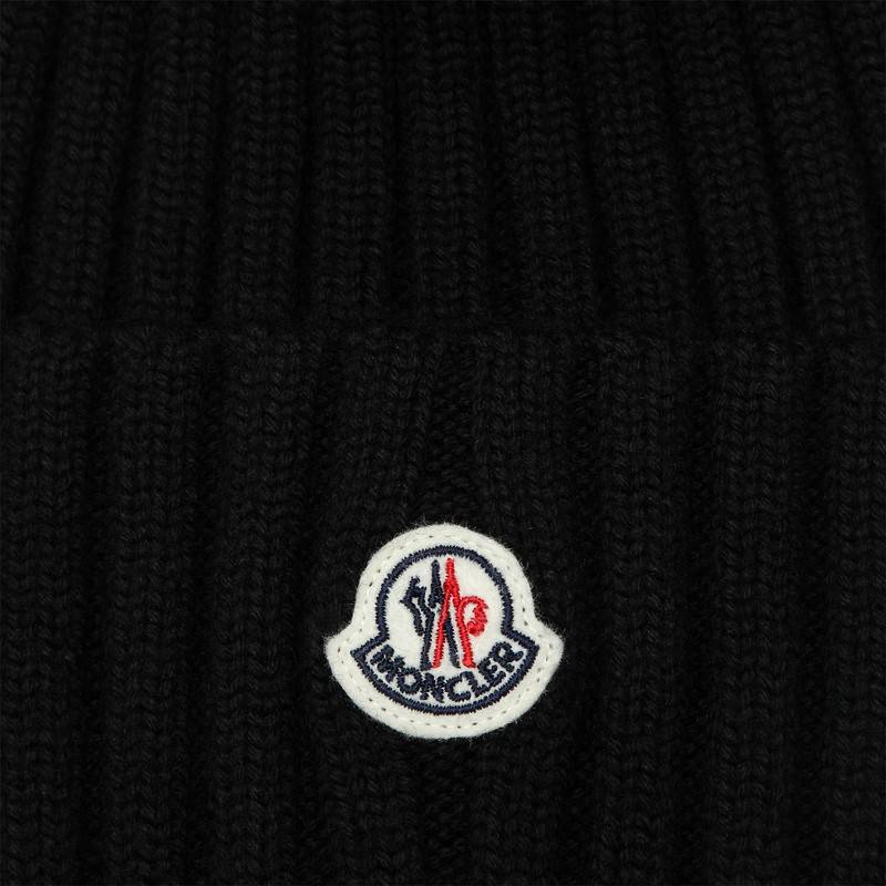 Moncler Black bonnet with pon pon 3B000-27M1131P_MONCL-999