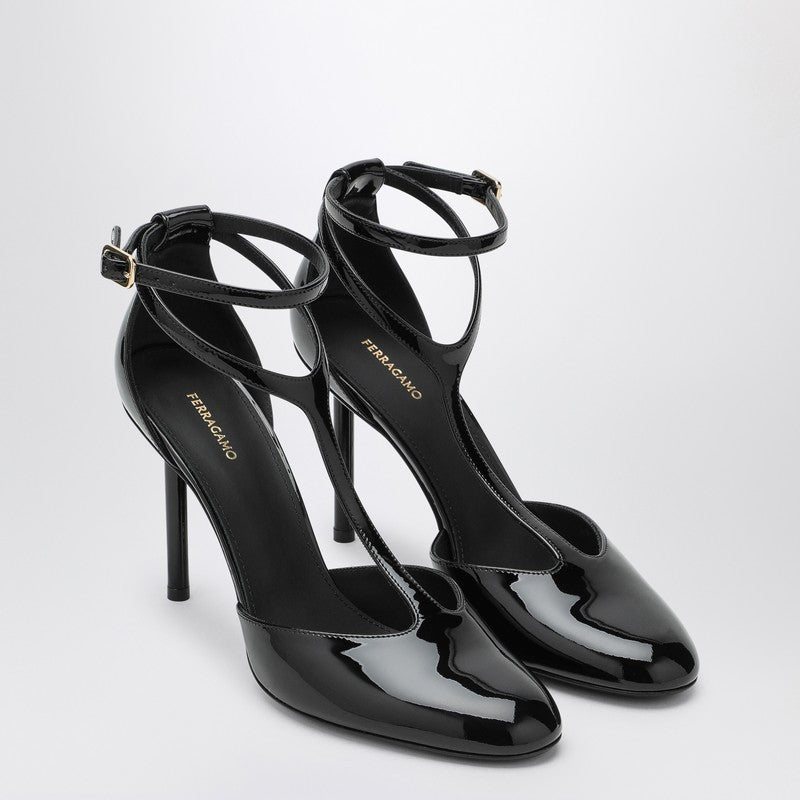 FERRAGAMO Black Pump T-strap in patent leather 07772081CLEP_FERRA-NR