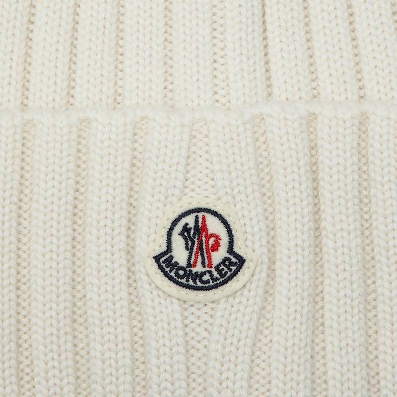 Moncler White wool bonnet 3B000-36A9327P_MONCL-030