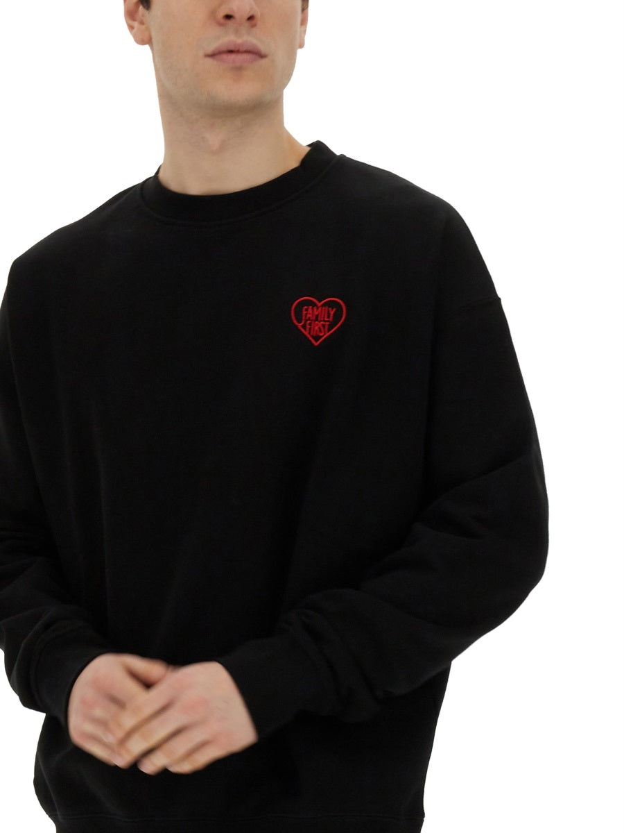 FAMILY FIRST SWEATSHIRT WITH HEART EMBROIDERY SS2403BLACK