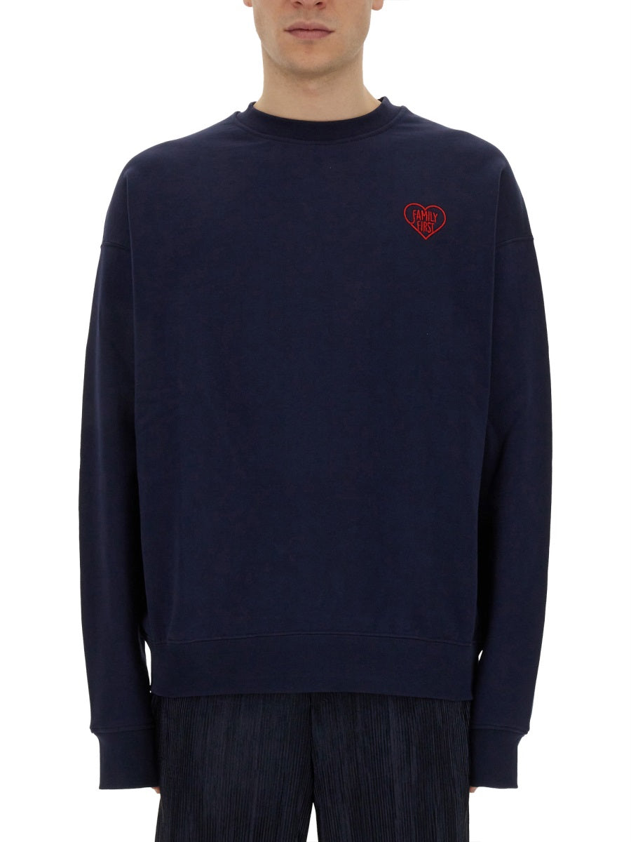 FAMILY FIRST SWEATSHIRT WITH HEART EMBROIDERY SS2403DARKBLUE