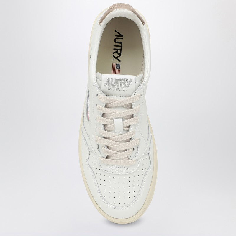 AUTRY Medalist white/gold leather trainer AULWLL06P_AUTRY-LL06